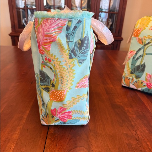 Spartina 449 Tropical Floral Tote - Picture 5 of 12